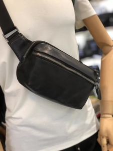 Premium-Schultertasche aus hochwertigem Vollnarbenleder. Diebstahlsichere Herren-Brusttasche. Alltagstaugliche Tragetasche für urbane Reisen. OEM-Lieferant - Product Image 6