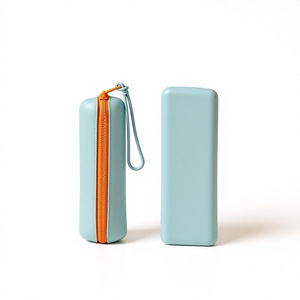 Sac de rangement personnalisé en silicone et nylon avec fermeture éclair - Design moderne et simple, imperméable, multi-usage pour étudiants, voyages et cosmétiques - Product Image 1