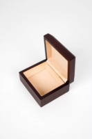 Boîte cadeau carrée en bois poli haut de gamme avec couvercle pour bijoux, souvenirs, emballage de luxe, OEM ODM pris en charge