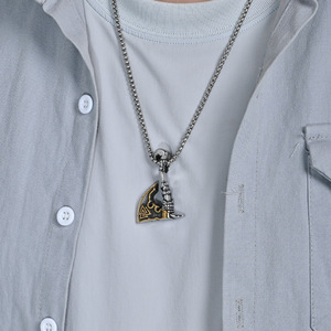 Collar con Colgante de Hacha Triangular Vikinga Nórdica Vintage de Acero Inoxidable, Cadena de Caja Chapada en Oro de 18K, Estilo Personalizado - Product Image 3