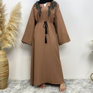 Vestido Popular para Mujer 6510, Material Nida Suave, Mangas Holgadas, Bordado de Flores en la Parte Delantera, Un Botón, Cinturón con Borlas Ocultas # - Product Image 5