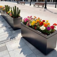Innen- und Außenbereich Heimdekoration Aluminium/Weichstahl Blumentopfhalter mit Hängeständer Gestanztes Design Anpassbare Farbe Pflanzenpflege