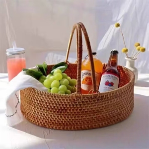 Cesto da Picnic in Rattan Vintage Eco-Friendly di Nuova Concezione con Manico per Stoccaggio Multiuso e Stoviglie in Cucina - Product Image 1