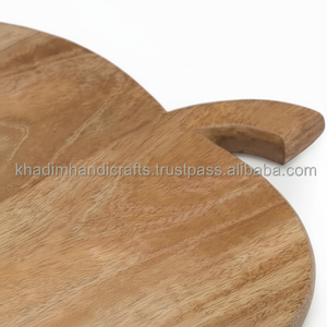 Planche à découper et de service en bois d'acacia en forme de pomme excentrique, essentiel culinaire créatif avec un thème de pomme amusant - Product Image 1