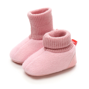 Chaussons d'hiver chauds pour bébés Chaussures de berceau en tricot doux doublé de polaire pour nourrissons et tout-petits - Product Image 2