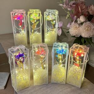 Nuovo Stile per San Valentino: Set Regalo con Fiore Singolo Eterno in Foglia d'Oro Rosa, Fiori Artificiali - Product Image 2