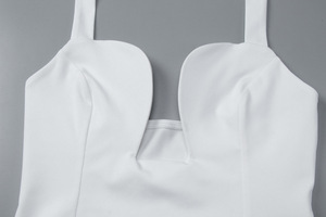 Haut court sexy à col licou et décolleté plongeant, style mode été 2026, pour <span class=keywords><strong>femme</strong></span>, coupe ajustée et moulante, type camisole - Product Image 4