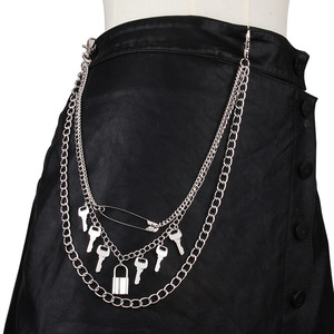 จี้กุญแจโลหะสไตล์เรโทร สายคาดเอวหลายชั้น สไตล์พังก์ รูปทรงแม่กุญแจ สายคล้องกางเกง ตกแต่งเสื้อผ้า ใช้ได้ทั้งชายและหญิง ทำจากโลหะผสมสังกะสี เหมาะสำหรับใส่ทุกวัน - Product Image 1