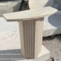 Table console sur mesure en travertin naturel cannelé, pièce d'appoint minimaliste pour couloir, idéale pour les projets d'aménagement intérieur de villas et d'hôtels