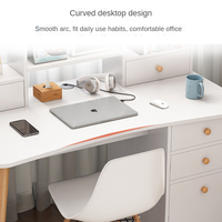 Bureau d'ordinateur économique, bureau d'étudiant, bureau simple pour la maison, la chambre à coucher, le bureau