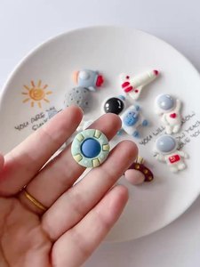 Ciondoli in resina all'ingrosso telefono cellulare alla rinfusa di ciondoli spazzatura per telefoni spaziali astronauta in resina Charms - Product Image 4