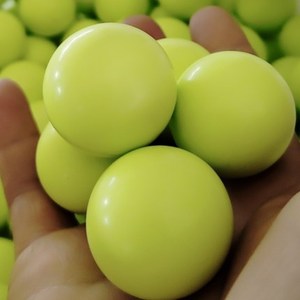Bolas de plástico sólido naranjas duras de 17.27mm y 17.3mm para paintball, calibre .68, balines de pinball de 26.988mm y 27mm. - Product Image 2