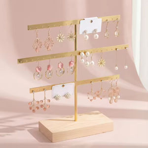 Présentoir à Boucles d'Oreilles en Métal à 3 Niveaux, Organisateur de Bijoux avec Base en Bois, Plateaux Personnalisables - Product Image 1