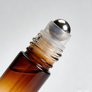 Botellas Portátiles de Vidrio con Rodillo y Tapas de Bambú, Opciones de Color Personalizadas, Tamaño de Viaje para Aromaterapia y Sueros para el Cuidado de la Piel - Product Image 4