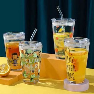 Mugs en verre personnalisés avec logo, 350 ml et 400 ml, avec échelle graduée et couvercle à paille en silicone, ouverture facile pour les boissons énergisantes - Product Image 3