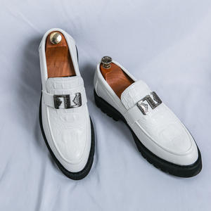 2026 Nuevos Zapatos de Vestir Casuales de Negocios para Hombre Slip-On Estilo <span class=keywords><strong>Oxford</strong></span> de Cuero Blanco para Bodas Citas de Jóvenes Discursos de Padrinos Blanco - Product Image 4