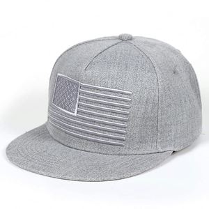 Casquettes Snapback à 5 panneaux, profil haut, 64 cm, 100% acrylique gris, avec logo de drapeau personnalisé brodé, vente en gros, pour grandes têtes - Product Image 2