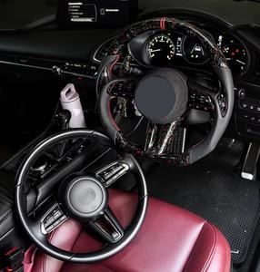Volante de fibra de carbono personalizado para <span class=keywords><strong>Mazda</strong></span> 3 6 CX5 CX30-Actualización interior de estilo de carreras de línea roja - Product Image 2