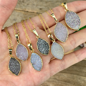 Collier en pierres druzy naturelles brutes de conception originale LS-A2682 pour femmes, pendentif en cristal, chaîne en or, magnifique collier druzy - Product Image 3