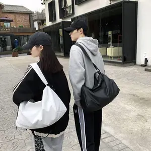 Tas Duffle Kecil Logo Kustom, Tas Duffle Kecil Olahraga Tahan Air Gym Pria Wanita Kapasitas Besar