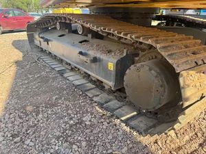 Excavadora de cadenas mediana Kobelco SK260 en excelentes condiciones de trabajo, modelo 2022, alta calidad, original, 26 toneladas, usada, con motor y caja de cambios. - Product Image 5