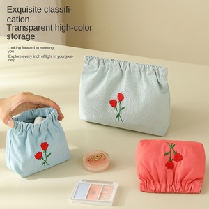 <span class=keywords><strong>BRM</strong></span> 2025 Jahre Neue Leinwand Bestickte Blumen Tragbare Kosmetiktasche Großhandel <span class=keywords><strong>Mini</strong></span>-Kosmetiktasche - Product Image 1