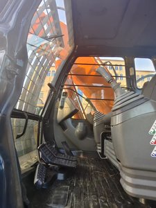 Escavatore Hitachi ZX200 Usato Quasi Nuovo, 20 Tonnellate, Componenti Motore e Trasmissione, Potenza 70kW, Durevole, in Vendita - Product Image 6