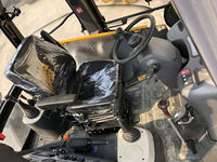 XC870K Compact Backhoe Loader 2WD/4WD Mesin Euro2 Terbaik dari Cina, Bucket Depan 1.0 M3