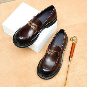 Chaussures en cuir de qualité supérieure pour hommes, bout rond, avec éléments métalliques industriels - Style polyvalent pour le travail et les occasions décontractées - Product Image 1