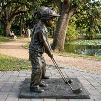 Sculpture de groupe de deux enfants jouant au golf en bronze, style antique grandeur nature, pour cour, statue en bronze