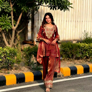 Traje de Seda Farshi para Mujer, Bordado con Lentejuelas, para Fiestas, Bodas, Diwali - Product Image 1