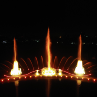 Fontaines d'eau flottantes décoratives d'extérieur avec musique dansante, élégante fontaine décorative d'extérieur