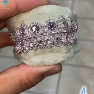 Hip Hop su misura denti <span class=keywords><strong>Grillz</strong></span> gioielli VVS Moissanite diamante dente <span class=keywords><strong>Grillz</strong></span> 10k 14k 18k oro argento glassato fuori <span class=keywords><strong>Grillz</strong></span> per i denti - Product Image 1