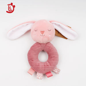Nouveau design jouet éducatif sensoriel pour nouveau-né bébé lit cloche bébé <span class=keywords><strong>hochet</strong></span> en peluche jouet <span class=keywords><strong>lapin</strong></span> rose animaux en peluche jouets - Product Image 1