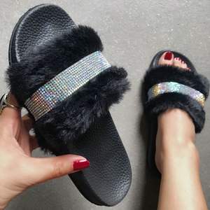 Pantofole Morbide in PVC con Pelliccia Sintetica Luccicante per <span class=keywords><strong>Donna</strong></span>, Collezione 2026 Nest Arrival - Product Image 1