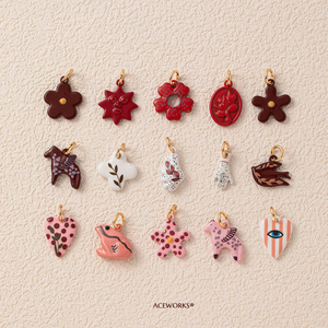 Racconti Mitologici Popolari |   Ciondoli Charm Totem in Acciaio Inossidabile Placcato Oro PVD 18K con Smalto Dipinto a Mano |   Impermeabile e Ipoallergenico - Product Image 3