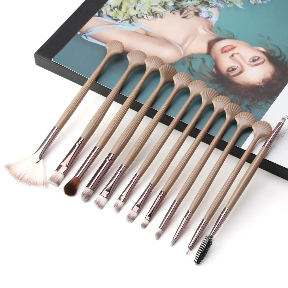 MAANGE 12pcs Luxury eye cosmetic brushes plastic Eye shadow Concealer Eyebrow Lip Eyelash Professional makeup brush set