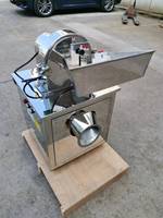 Moulin à poudre de fruit de banane à petite échelle pour la liste de prix d'équipement de fabrication de poudre d'ail de feuilles de Moringa