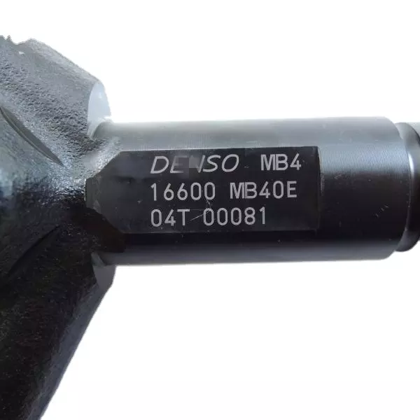 injector nozzle 16600-MB40E 16600-MB400 16600-MB40A injector for Nissan Cabstar F24 / 35.13 dCi common rail injector 095000-6240