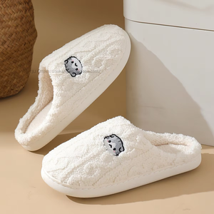 Nouvelles pantoufles tendance pour femmes avec semelle en TPR, doublure en peluche, pantoufles d'intérieur pour femmes, qualité supérieure, vente en gros - Product Image 2