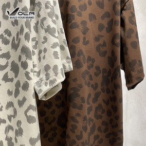 OLa-240G Özel Tasarım <span class=keywords><strong>Rhinestone</strong></span> Vintage Leopar Desenli Isı Transfer Baskılı Bisiklet Yaka Tişört Oversize Rahat Bol Kesim Kırpılmış Tişört - Product Image 4