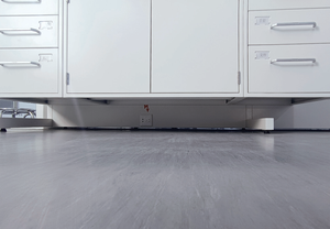 نظام طاولات عمل مخبرية معيارية مقاومة للمواد الكيميائية مصنوعة من البولي بروبيلين، مثالية للتحلل الحمضي والكيمياء الرطبة في المختبرات الجامعية - Product Image 6