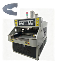 Machine de soudage à table coulissante automatique à fonctionnalité unique pour le gaufrage et le thermoformage des empeignes de chaussures de sport