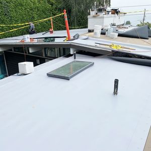 Membrane d'<span class=keywords><strong>étanchéité</strong></span> en butyl avec revêtement PVDF de 1,2 mm, 1,5 mm, 2,0 mm pour l'<span class=keywords><strong>étanchéité</strong></span> des toitures métalliques et plates - Product Image 3