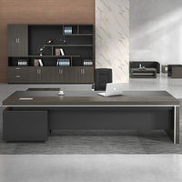 Ensemble table et chaise de bureau du patron avec bibliothèque - Mobilier de direction moderne et épuré