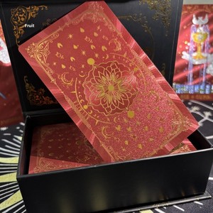 Tarjetas de <span class=keywords><strong>Tarot</strong></span> al por Mayor con Impresión a Color y Lámina Dorada, 12*7, Impermeables, de Plástico Rojo, con Caja Magnética - Product Image 2