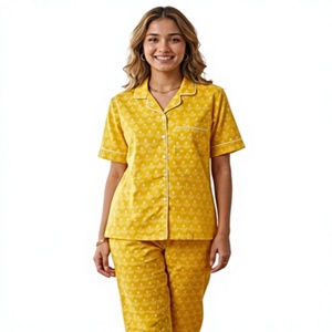 Conjunto de Pijama de Lujo para Mujer con Estampado Floral, 100% Algodón Tejido Transpirable, Manga Corta, Pantalones Cortos con Cordón, Ropa de Dormir para Lavado a Mano - Product Image 1