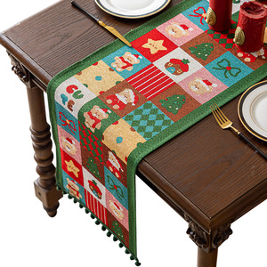 Camino <span class=keywords><strong>de</strong></span> <span class=keywords><strong>Mesa</strong></span> Navideño Rojo <span class=keywords><strong>de</strong></span> Poliéster Hecho a Mano, Impermeable y Antipolvo, con Borlas <span class=keywords><strong>de</strong></span> Papá Noel y Bolas, Decoración <span class=keywords><strong>para</strong></span> Comedor <span class=keywords><strong>de</strong></span> Estilo Occidental - Product Image 3