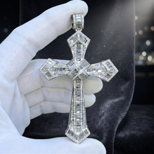 Venta al por mayor de fábrica, diseño ODM, colgante de letra cristiana de plata 925 con moissanita VVS, chapado en rodio, estilo punk BeReal, joyería para hombre - Product Image 1