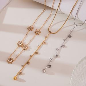Juego <span class=keywords><strong>de</strong></span> pendientes 5A Zirconium Rose Pattern Beaded Chandelier Collar para mujer, <span class=keywords><strong>cadena</strong></span> <span class=keywords><strong>de</strong></span> mano <span class=keywords><strong>de</strong></span> acero inoxidable - Product Image 3